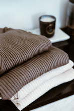 Load image into Gallery viewer, The Krys
